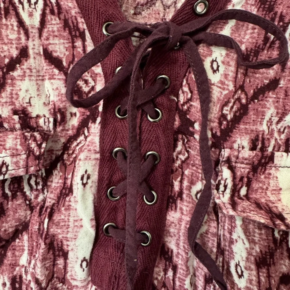 Rock & Republic Purple Patterned Blouse. Size large. - Picture 4 of 8